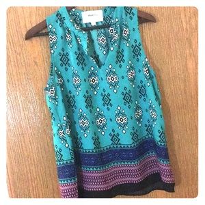 CUTE Aztec-pattern sleeveless top!